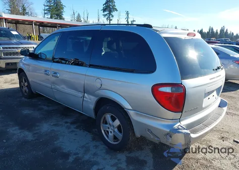 2005 Dodge Grand Caravan Sxt z USA, uszkodzony, nr VIN 2D4GP44L55R382581